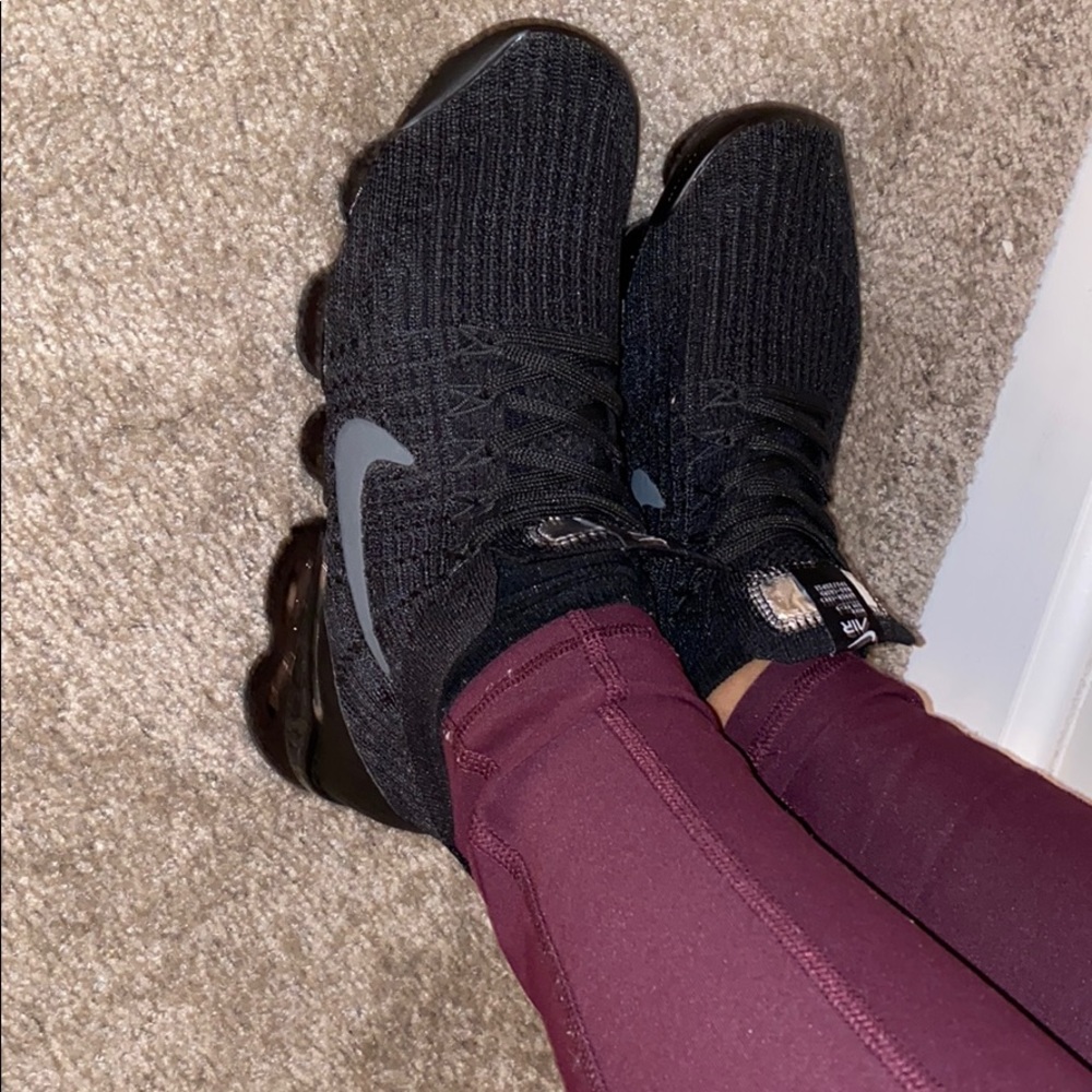 ALL BLACK VAPORMAX 🤩